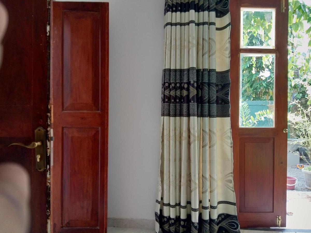 Bed and Breakfast Mandara Rest Hikkaduwa Exterior foto